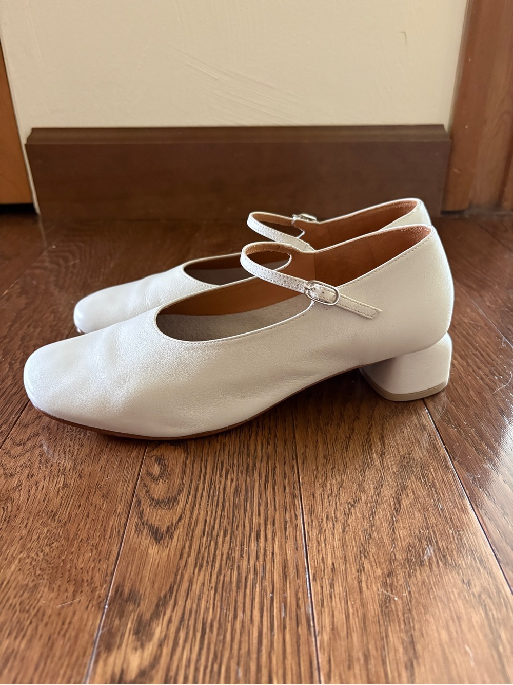 LOQ Cream Leather Mary Jane Block Heel - Picture 4 of 6